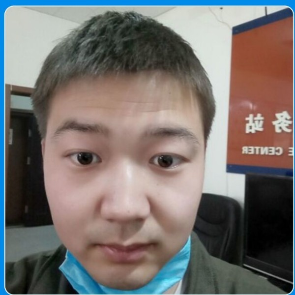 小七四月的照片