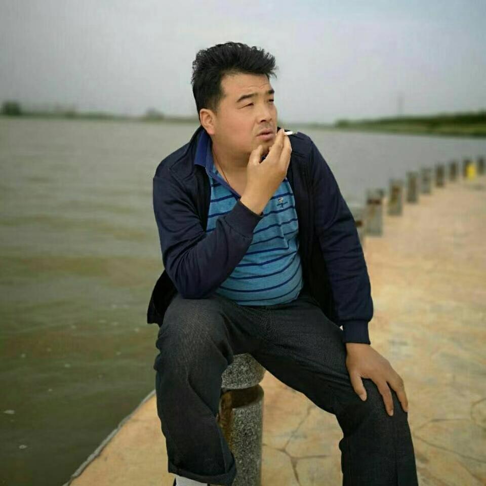 冰淇淋蹙眉故意的照片