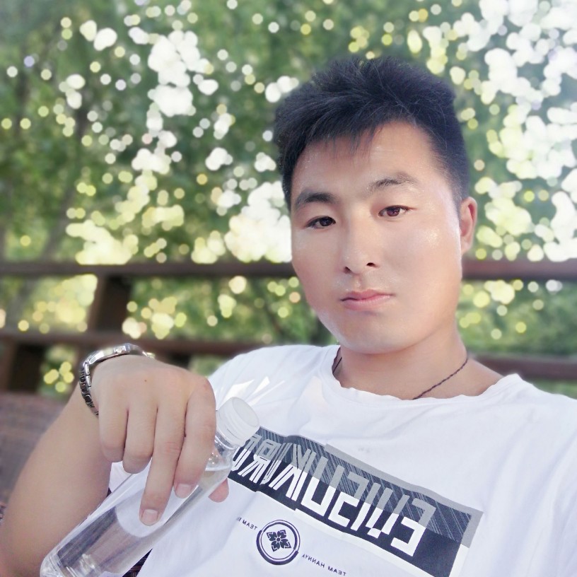 尹文哲的照片