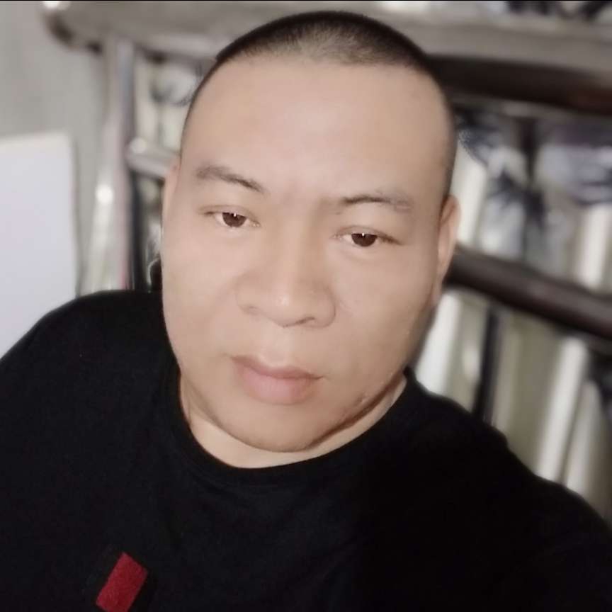 草丛邂逅温柔的照片