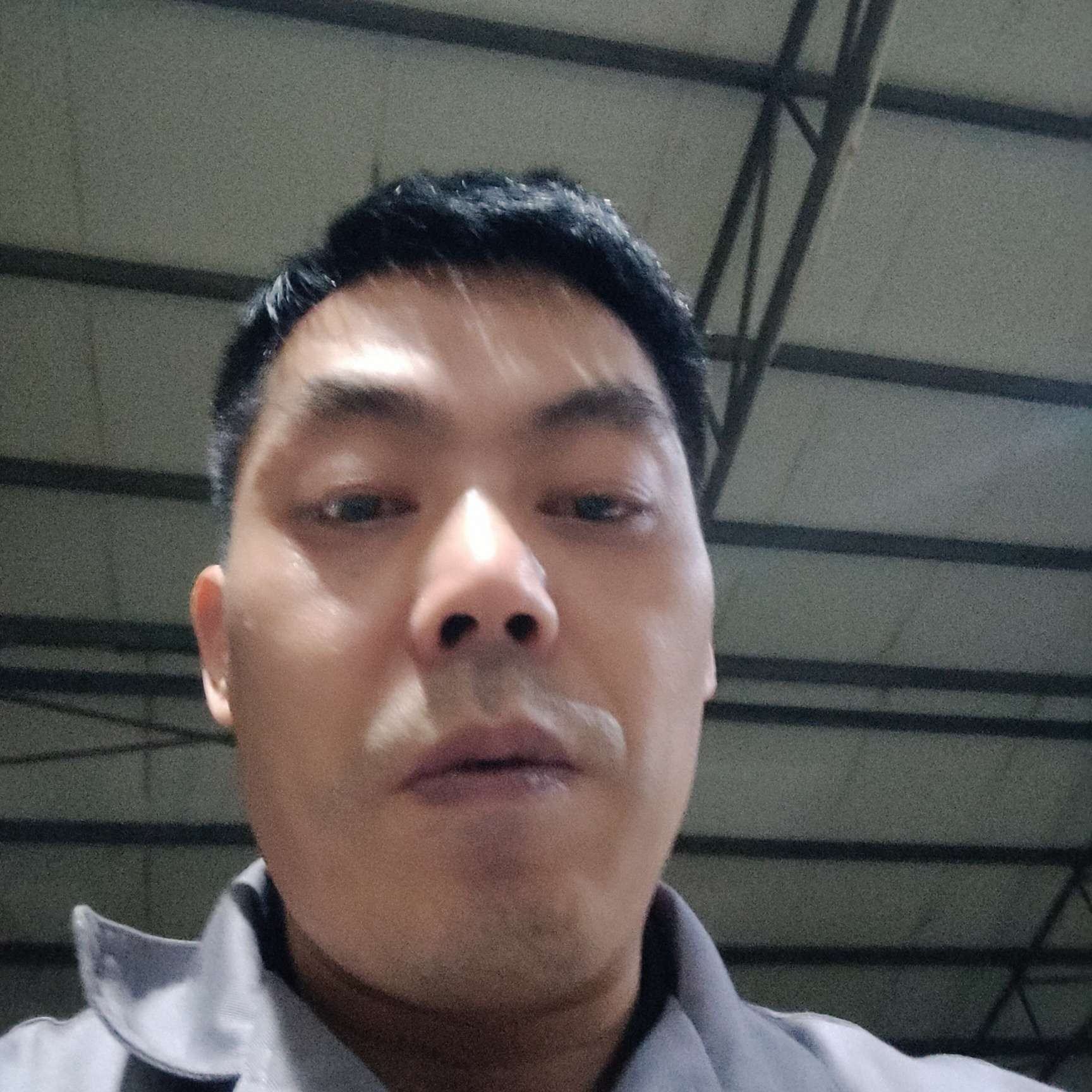 大力扯月饼的照片