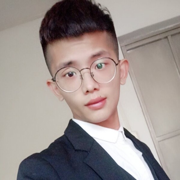 陶醉笑黄豆的照片