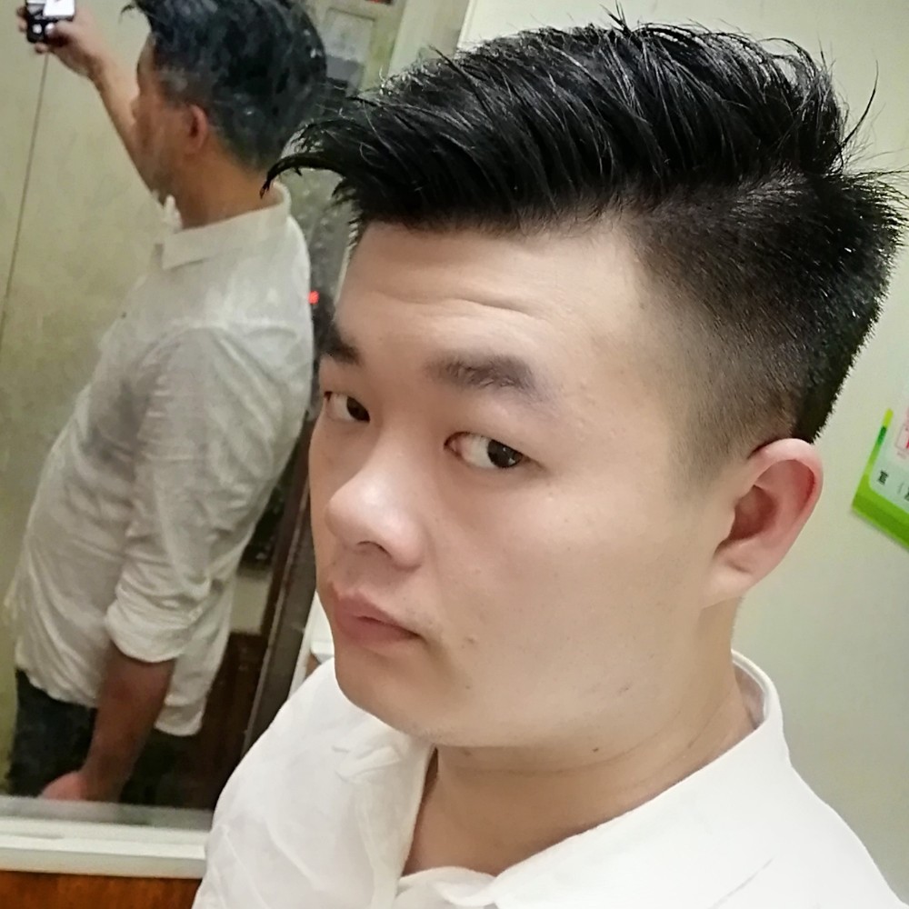 凉城笑悦耳的照片