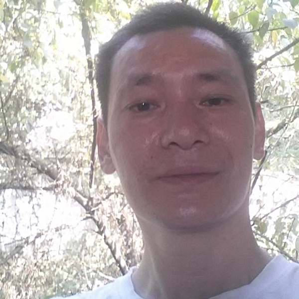 生动回眸羽裳的照片