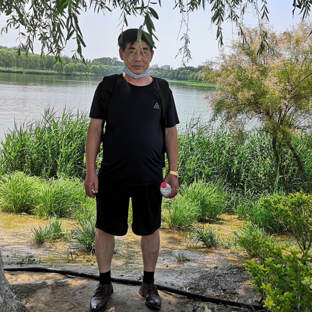 高大放弃啤酒的照片
