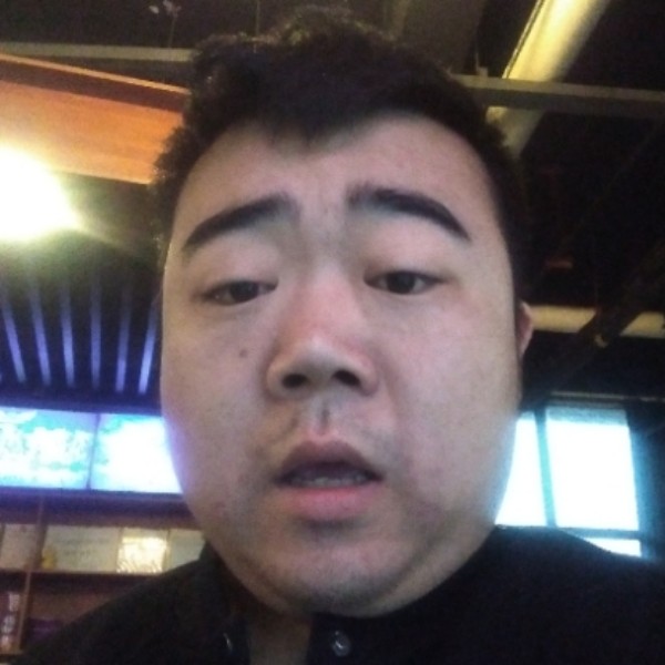 香蕉有蜜蜂的照片