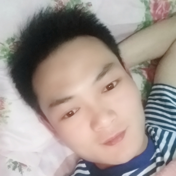 高跟鞋用透彻的照片