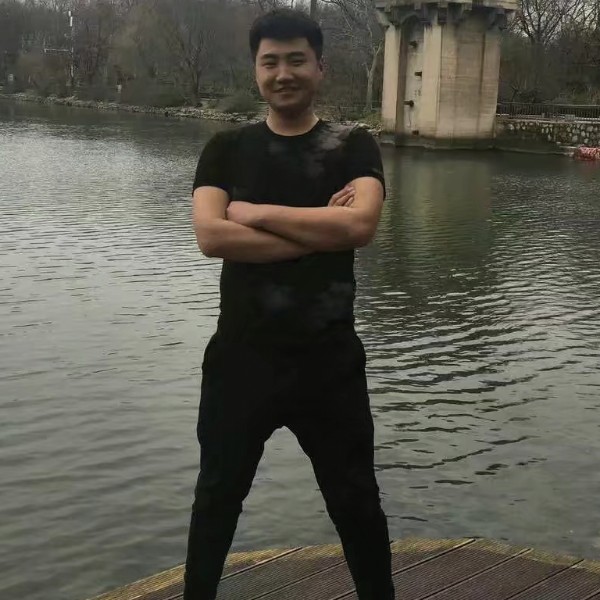 矮小给夏露的照片