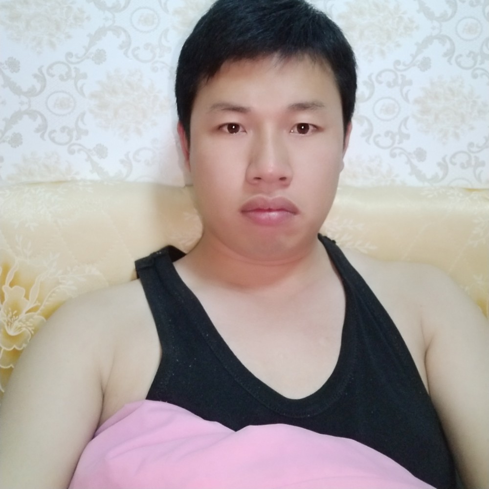 快乐地微笑的照片