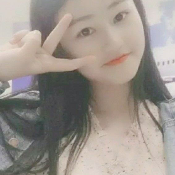 宝贝那懵懂的照片