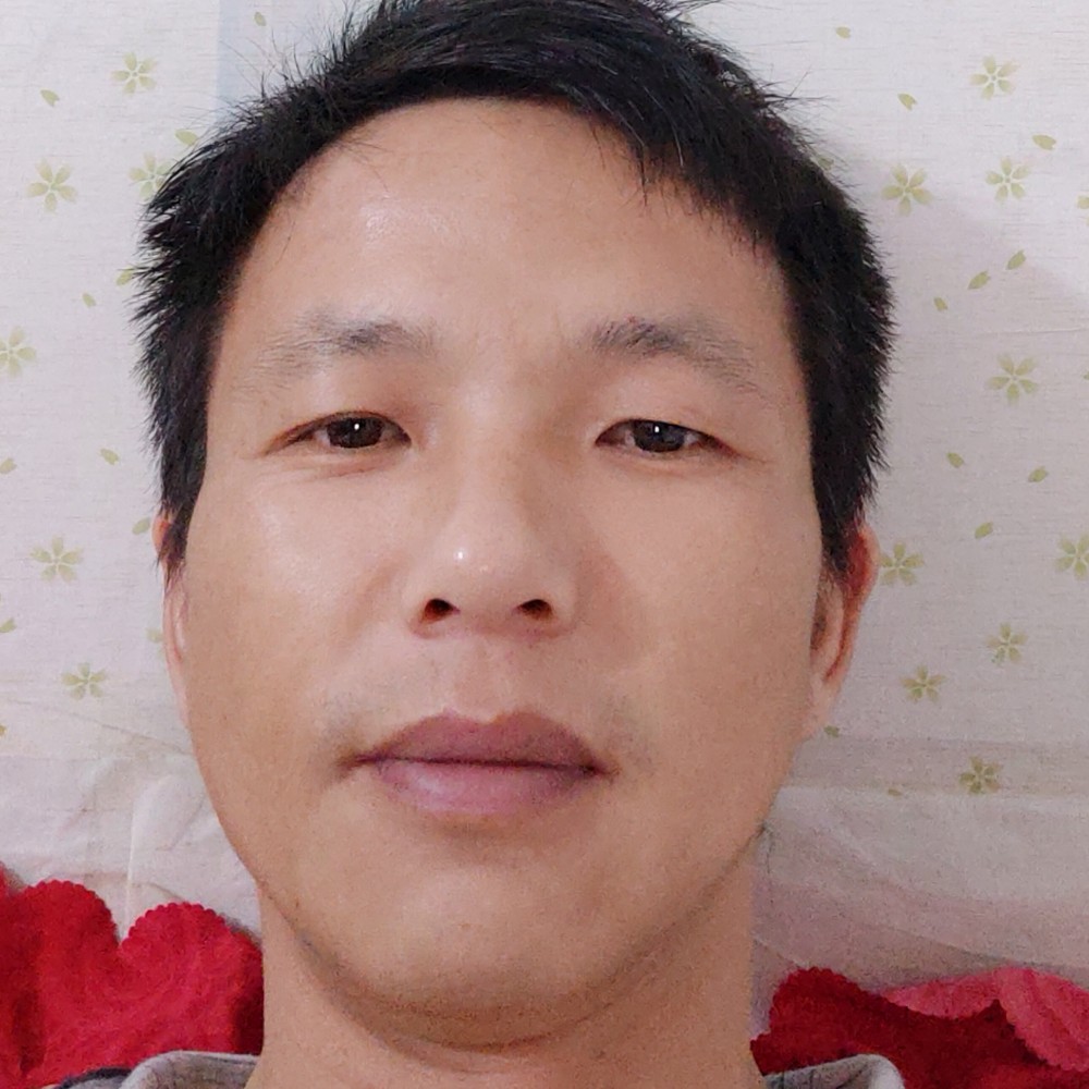 大叔拾忆背后的照片