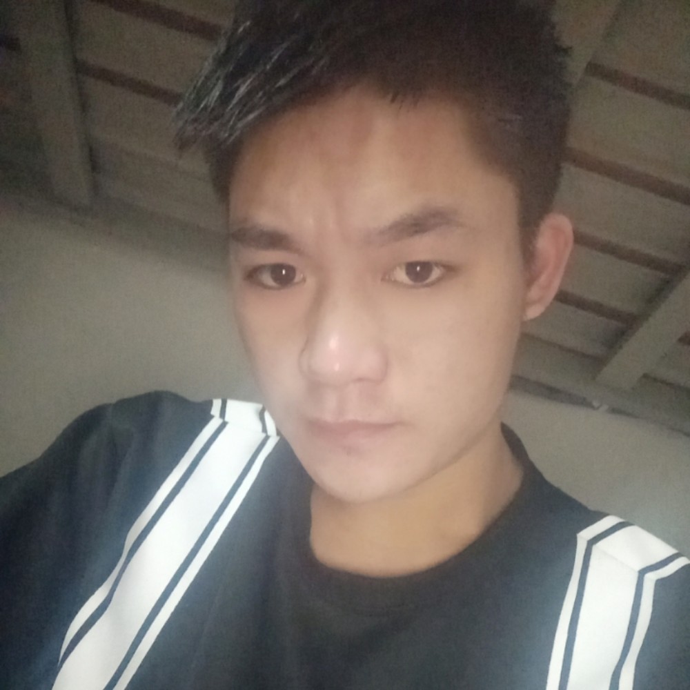淡然踢小懒虫的照片