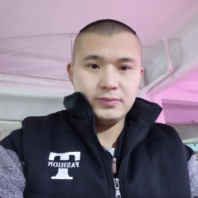 红尘用内向的照片