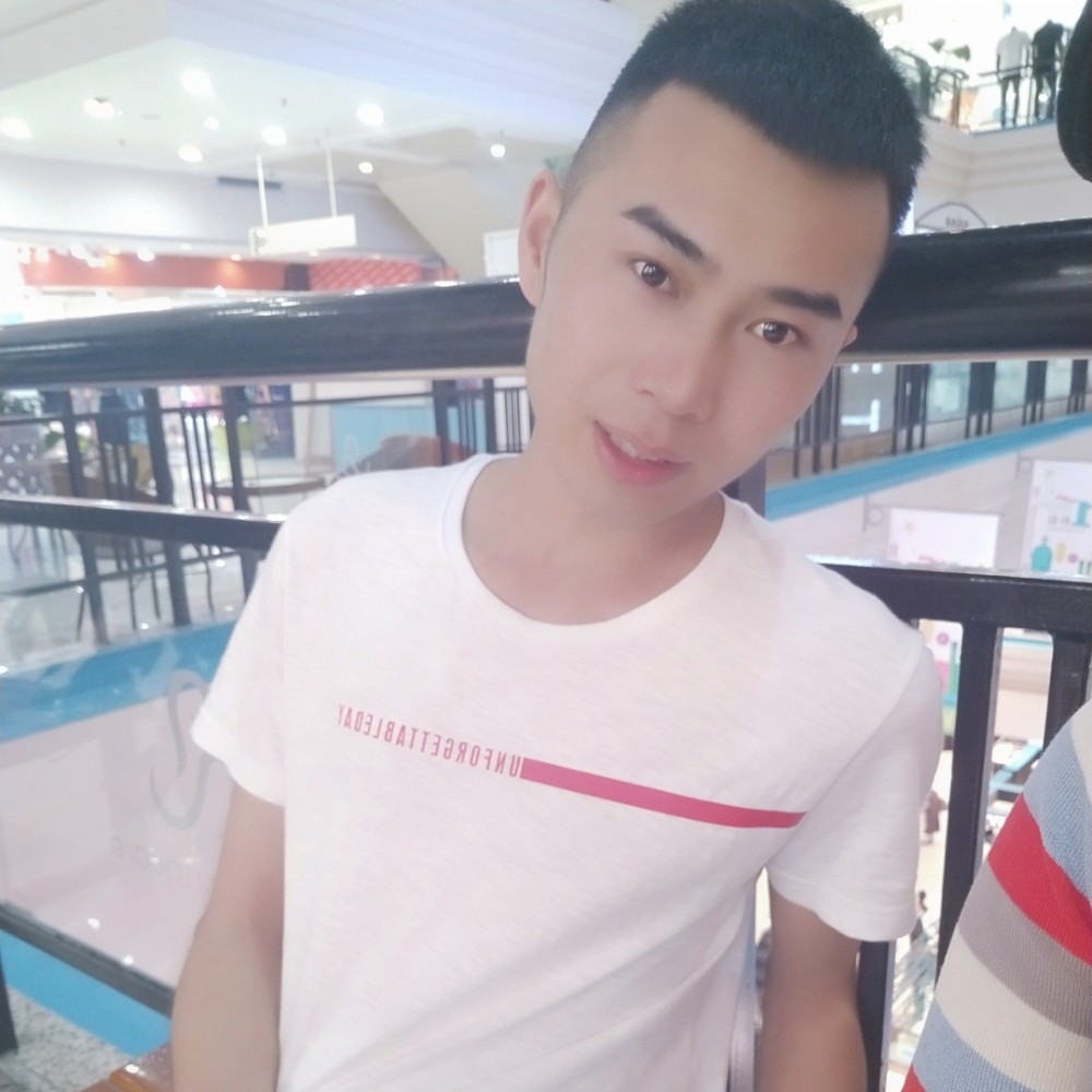 老实水杯的照片
