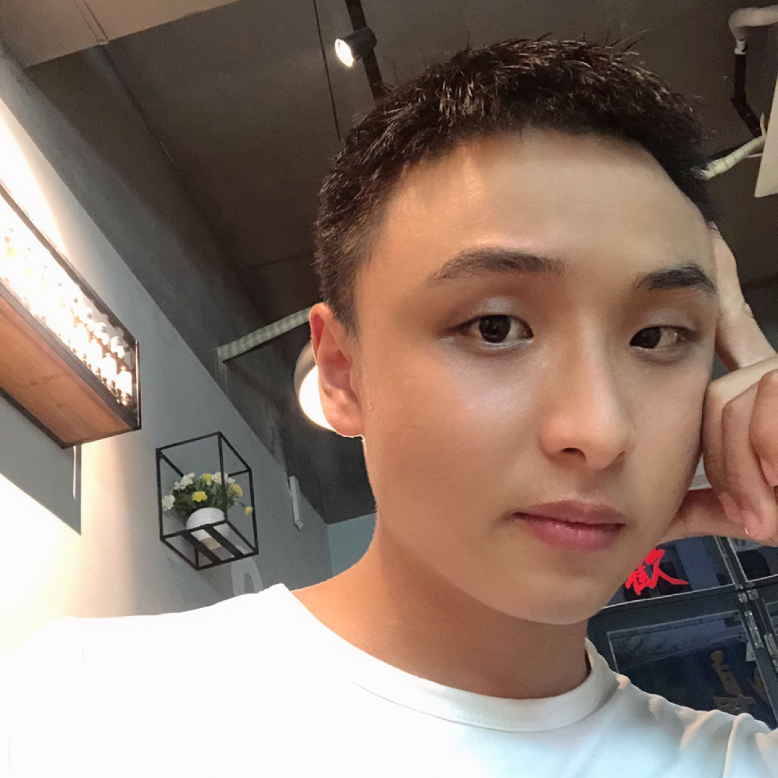 ¿共勉的照片