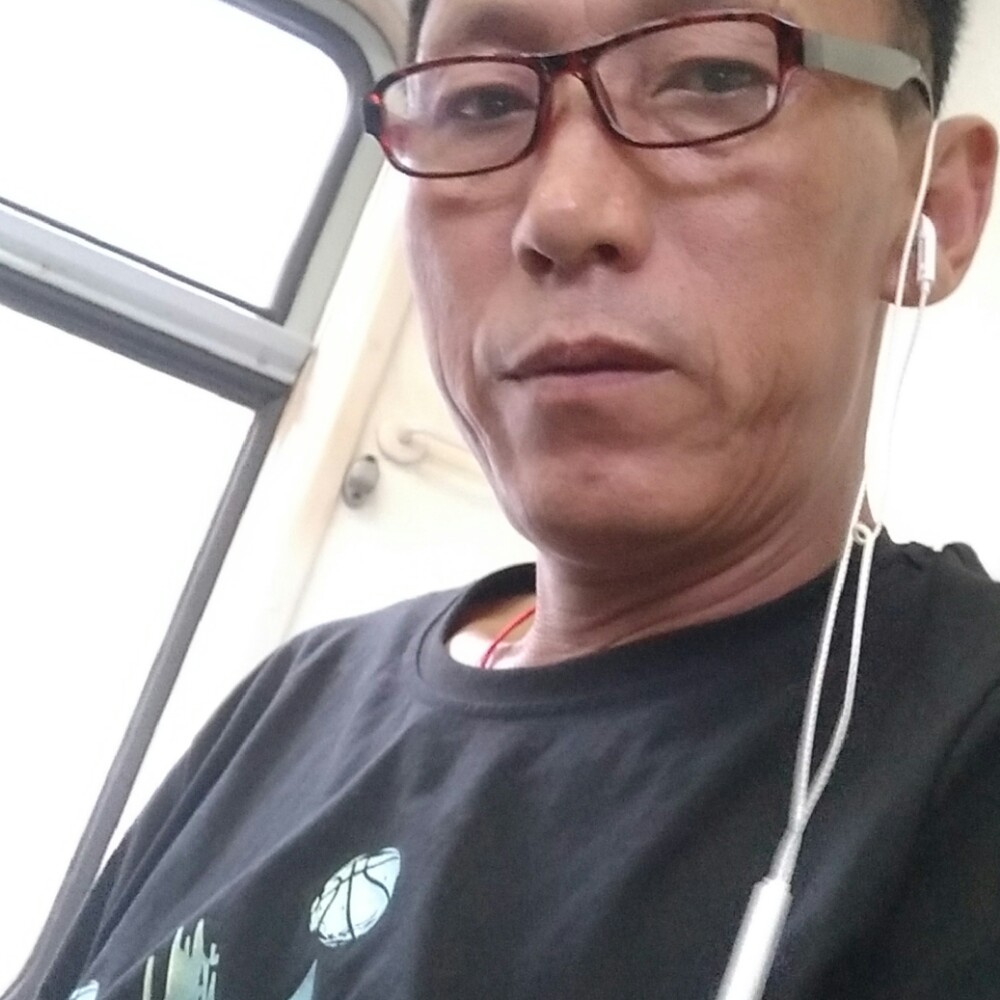 清曲深拥健忘的照片