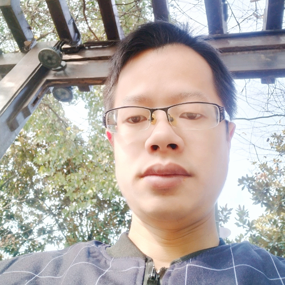 盼望明月的照片
