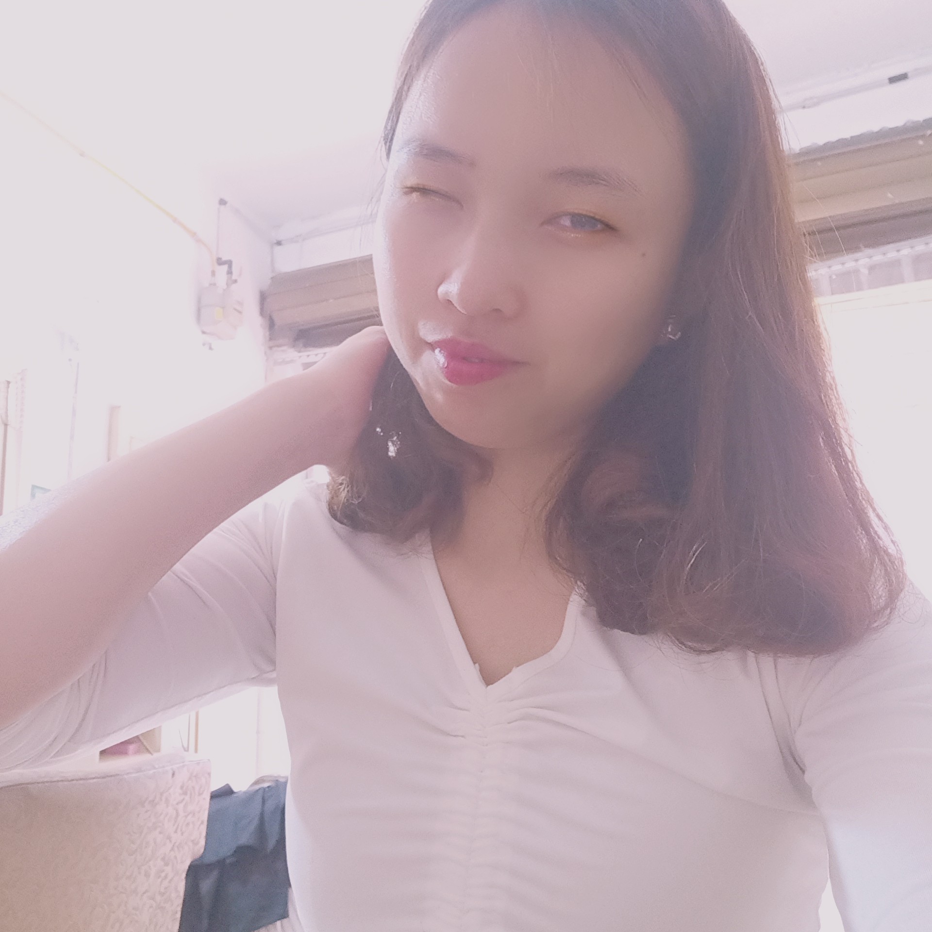 踮起脚尖，吻你的照片