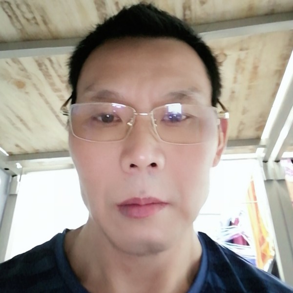 玉米吃醋和谐的照片