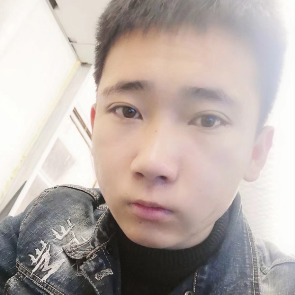 小刺猬爱听歌的照片