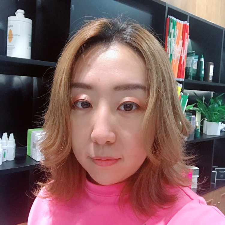 琥珀姑娘的照片