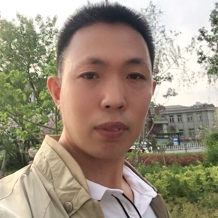 东刚的照片