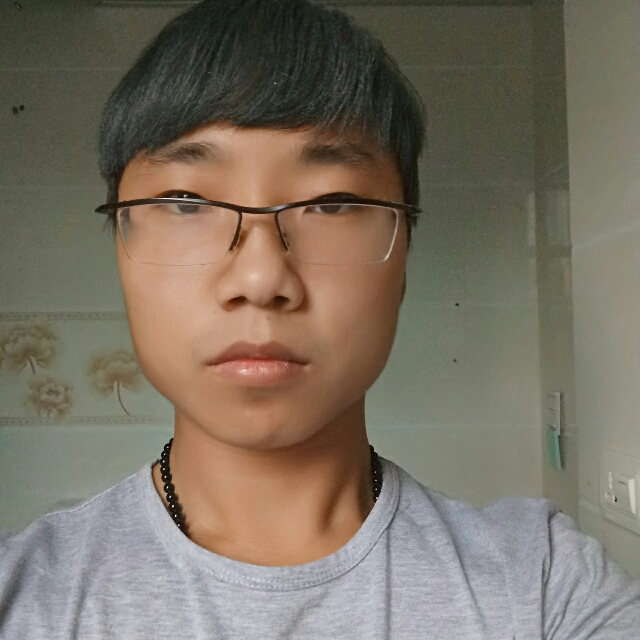 忧伤的癞皮狗的照片