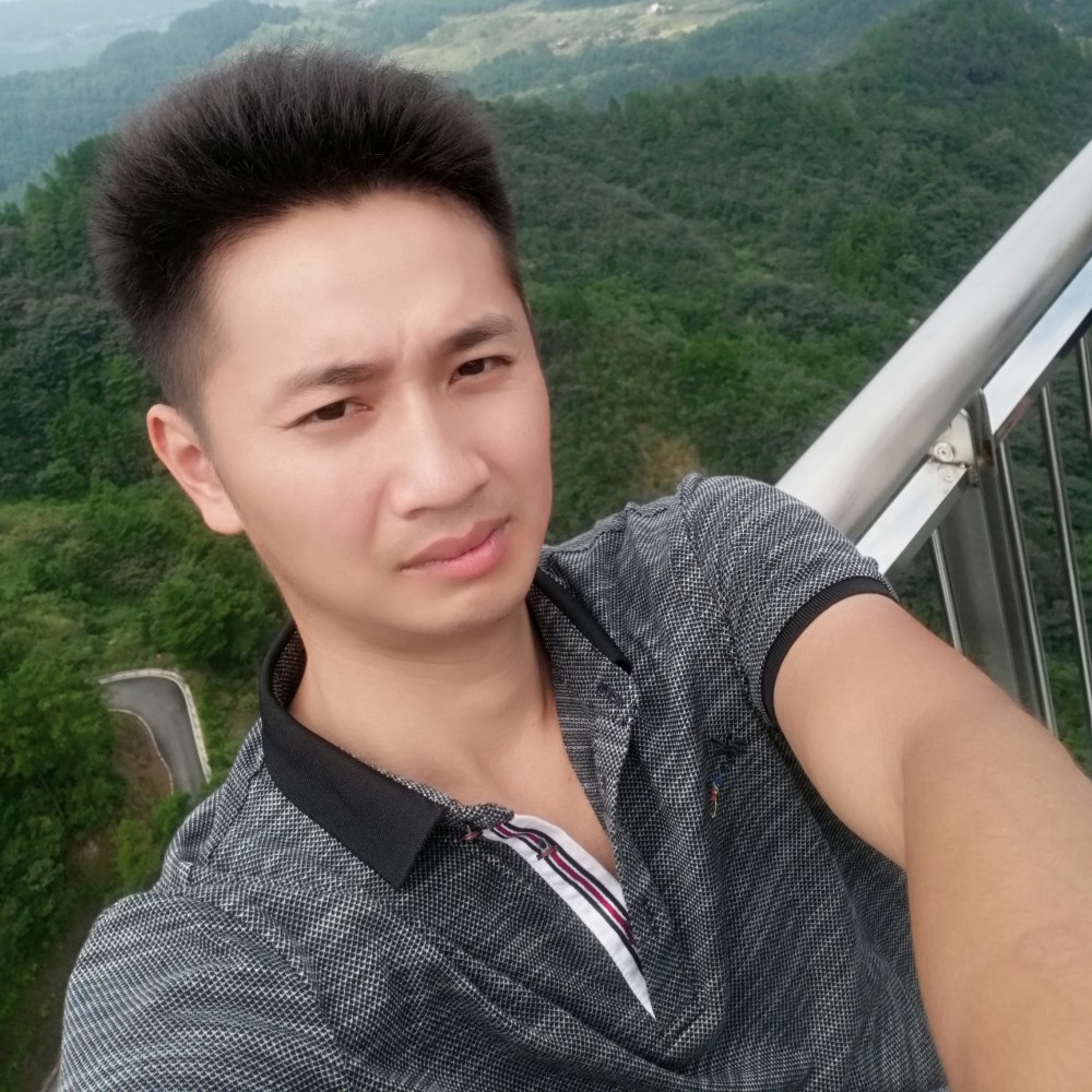 懦弱迎枕头的照片