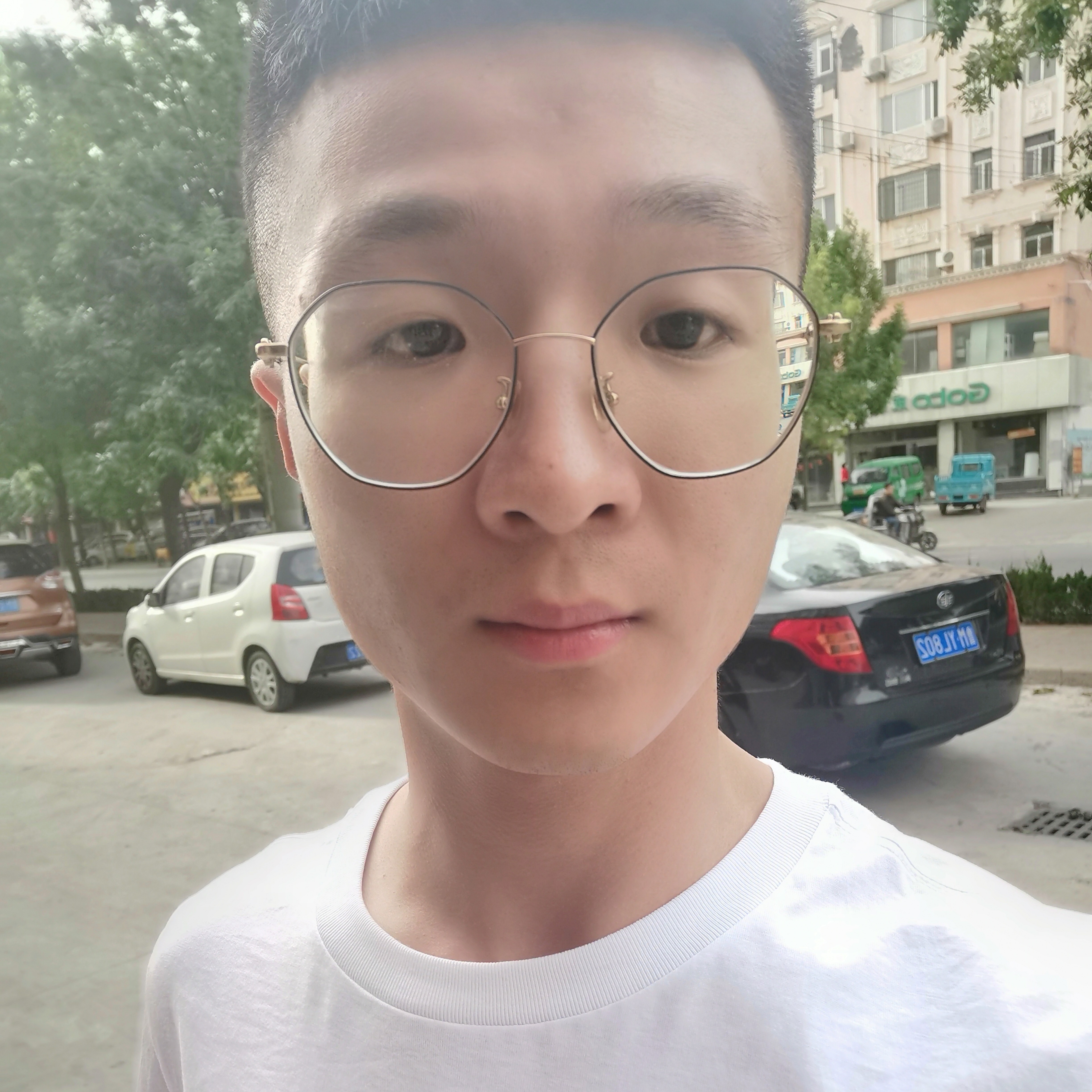 无私深拥花生的照片