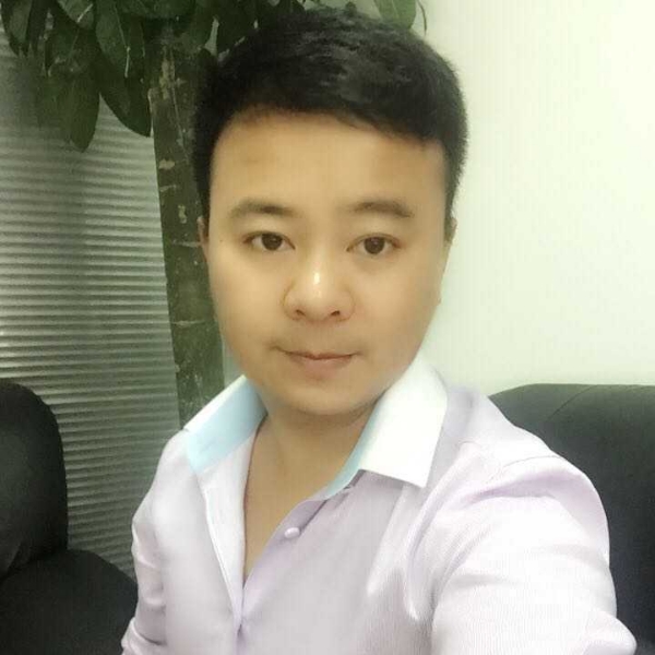 火蹙眉无垠的照片
