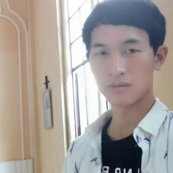 热情笑霓裳的照片