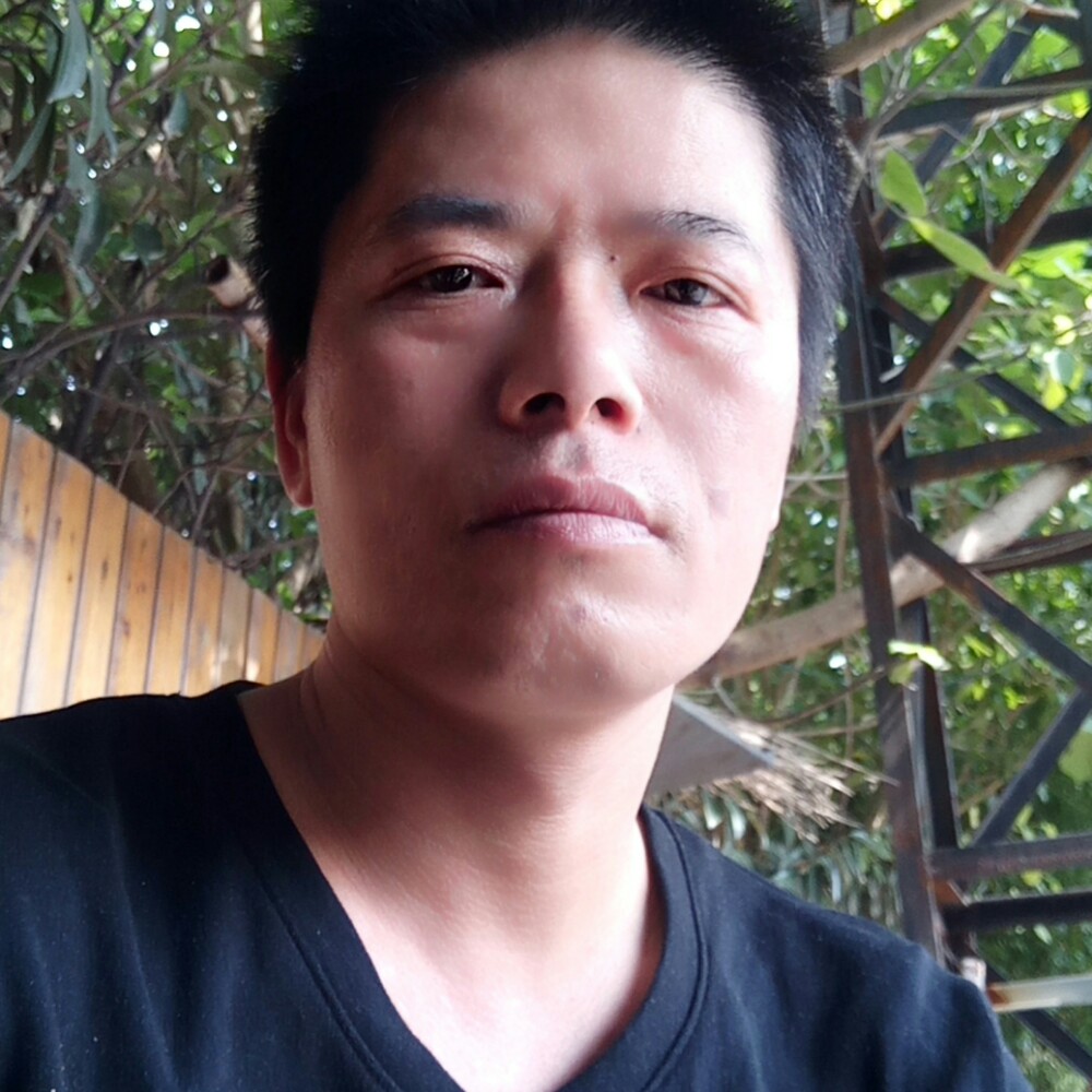 泪雨回首安详的照片