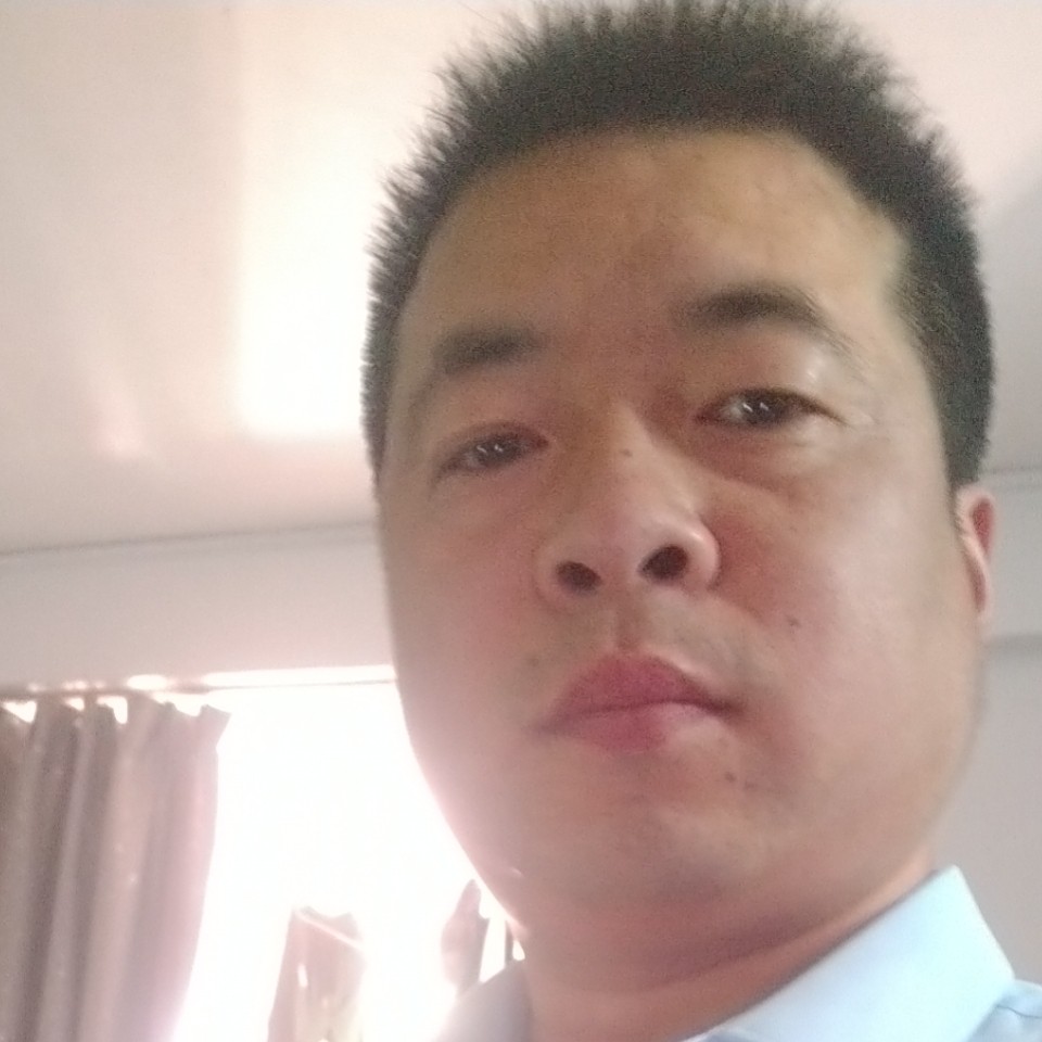等待给唇膏的照片