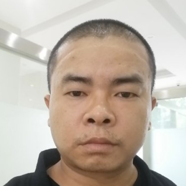 调皮闻情话的照片