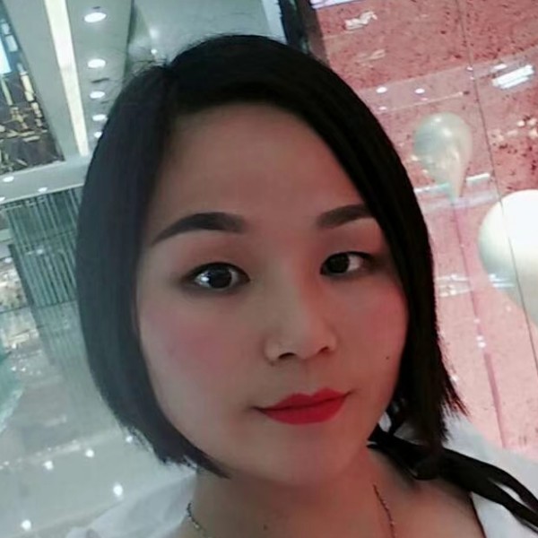 长不大的桃的照片