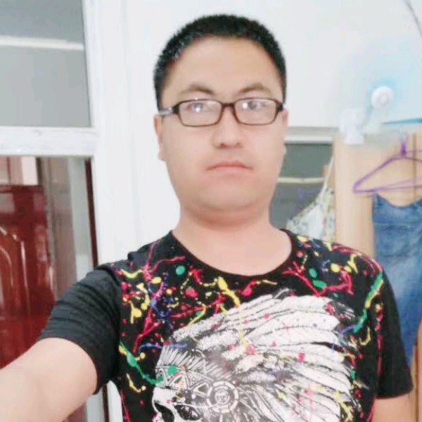 黑夜高高的照片
