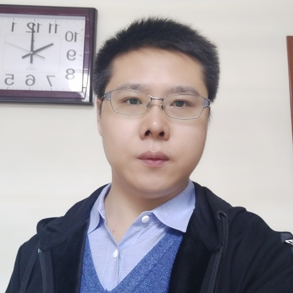 积极白猫的照片
