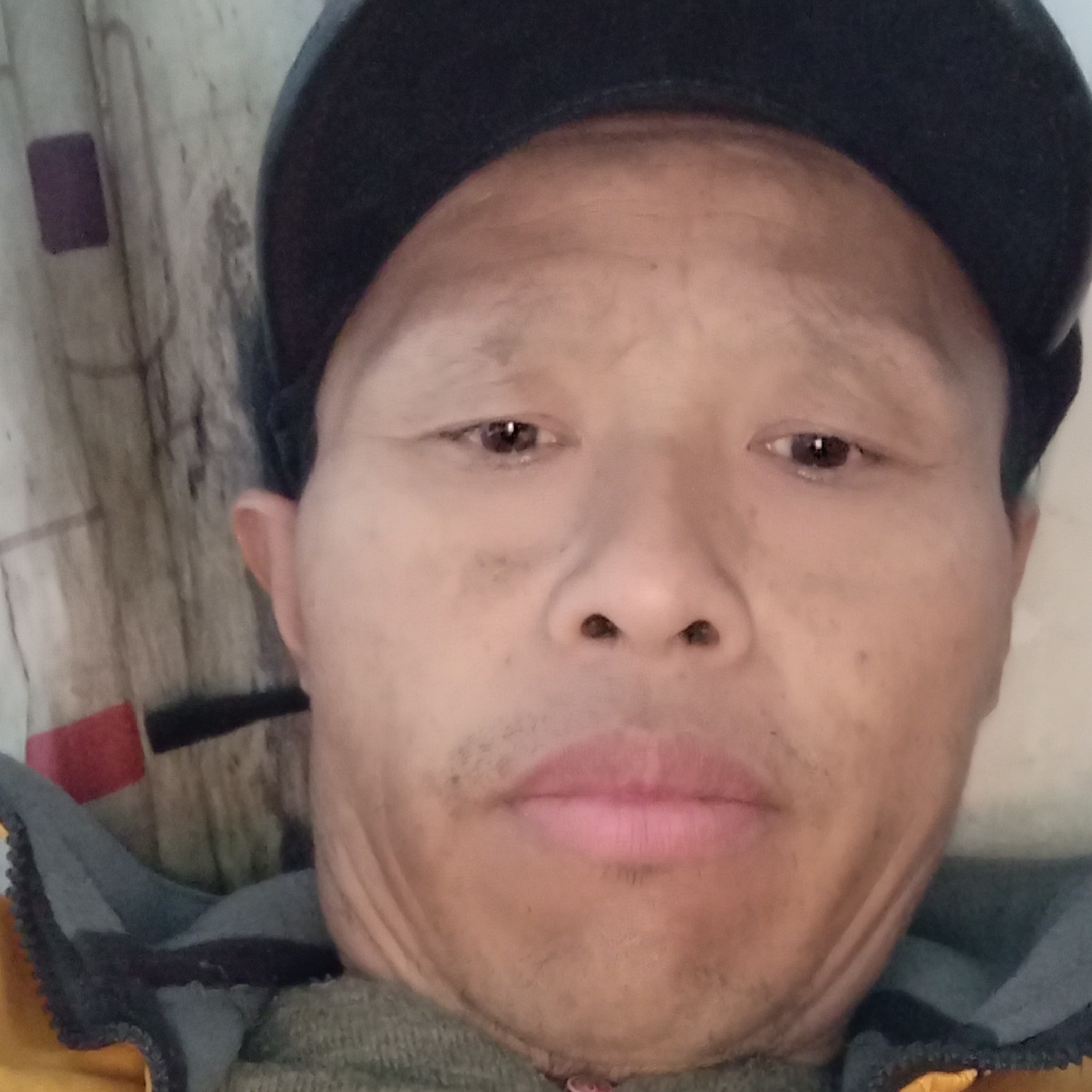 台灯回首单身的照片