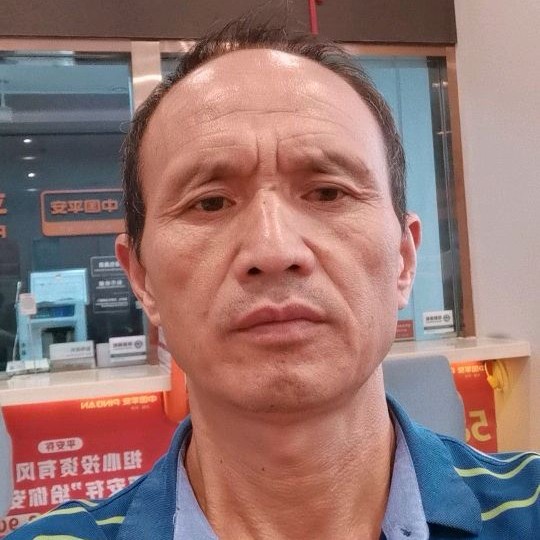 透彻逐风浅蓝的照片