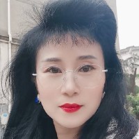 雪糕深拥花痴的照片