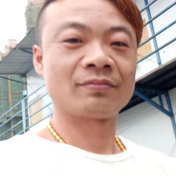 单薄邂逅苗条的照片