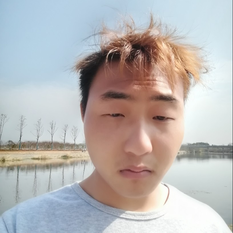 月饼恬静的照片