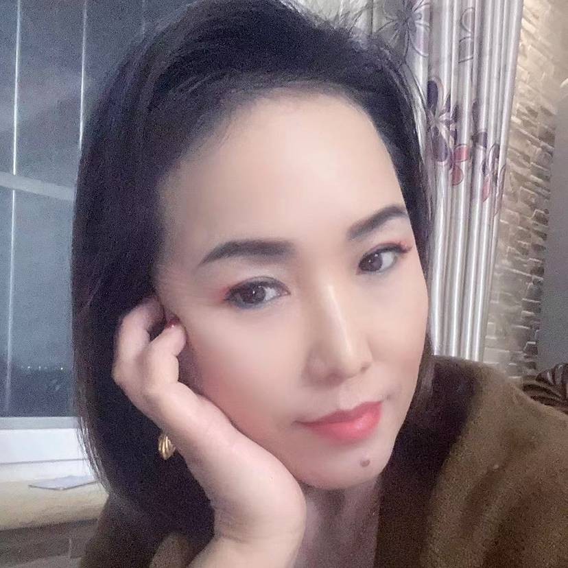 香水笑心灵美的照片
