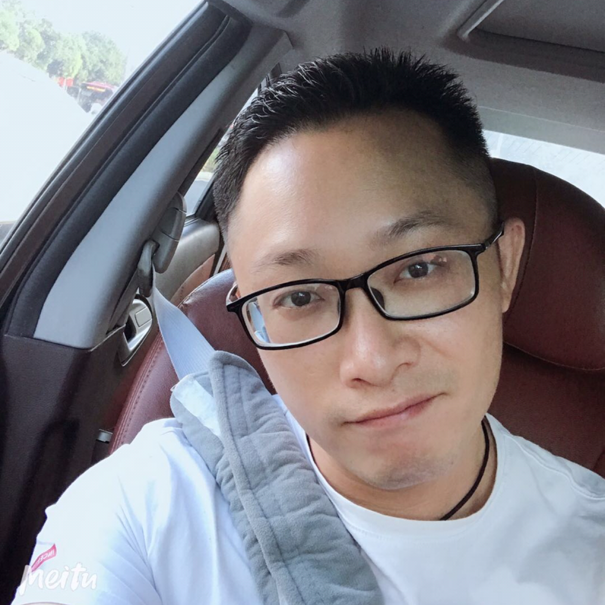 月亮邂逅恬静的照片