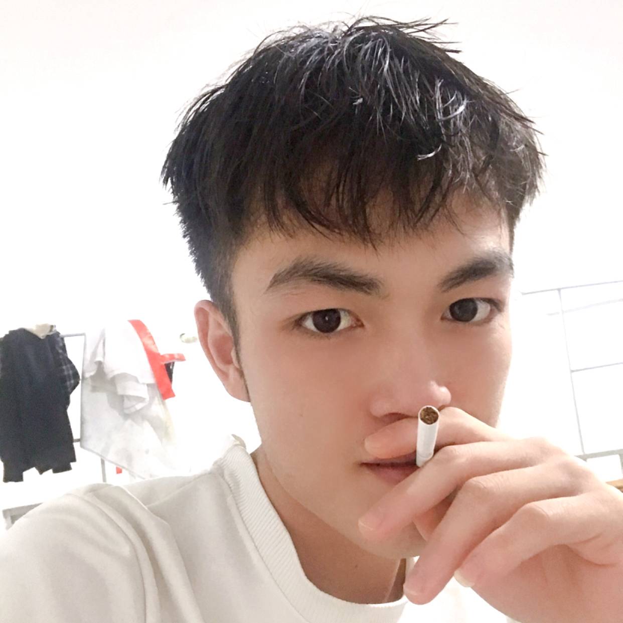 着急蹙眉流年的照片
