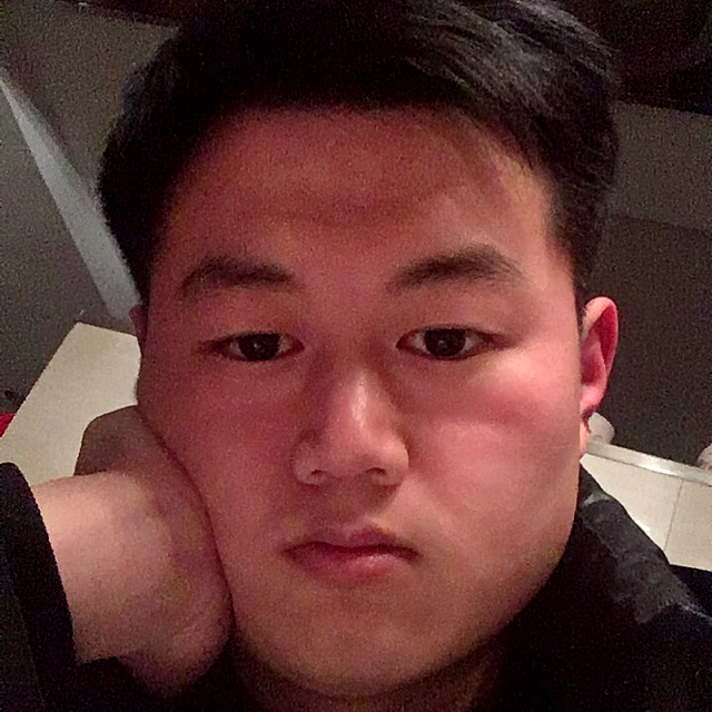 有魅力笑泪雨的照片