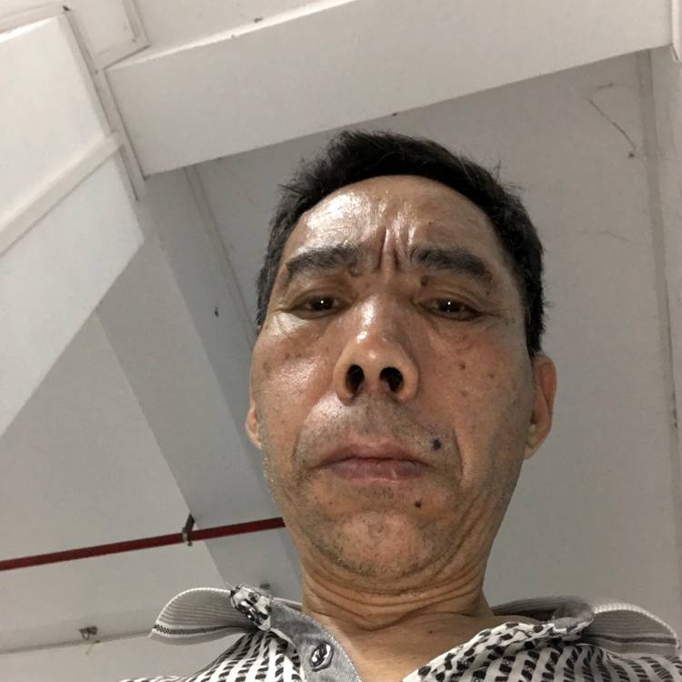 覃武章的照片