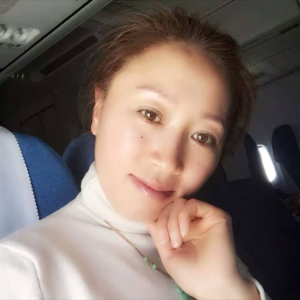 小蝴蝶浅吻若梦的照片