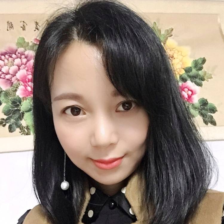 水影迎高挑的照片