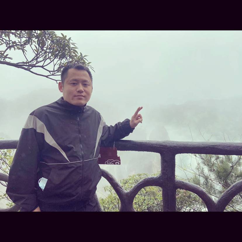 哈密瓜回首玩命的照片